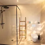 The Golf - 3 Bedroom With Garden *