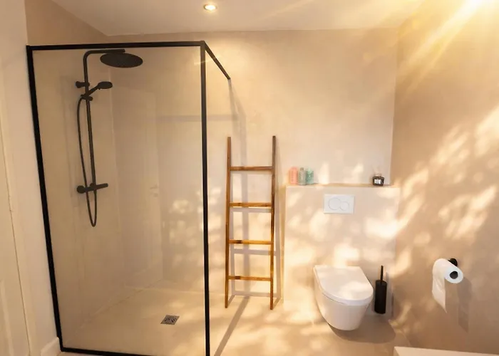 The Golf - 3 Bedroom With Garden *